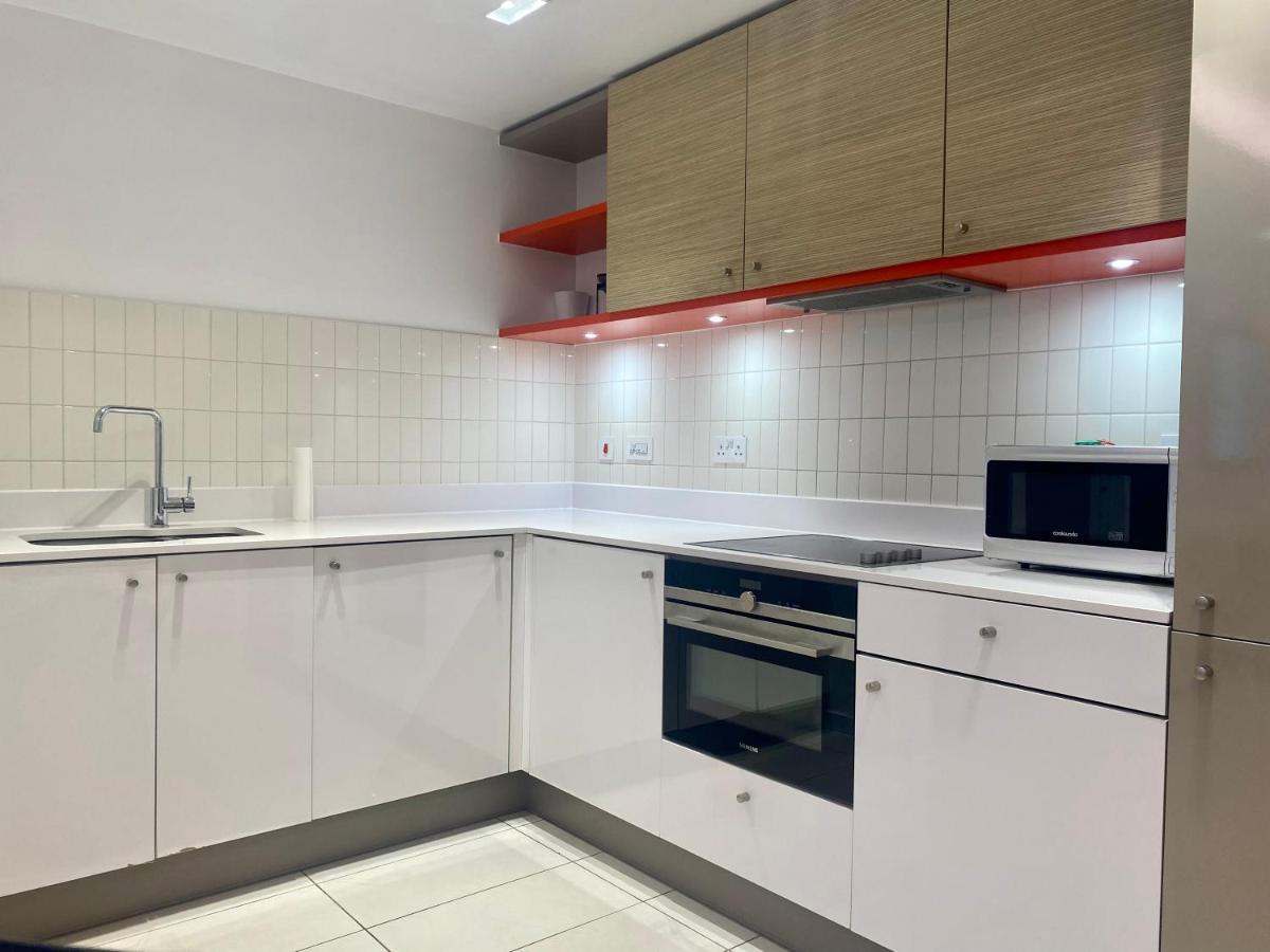 Off 12 Apartment London Bagian luar foto